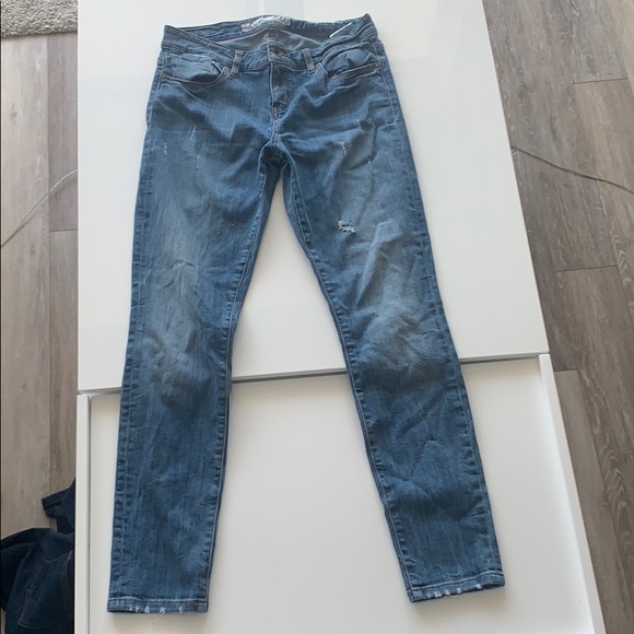 Guess mid rise jeans - Picture 3 of 5